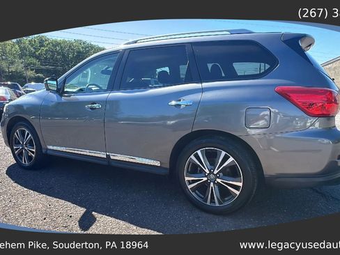 Used 2020 Nissan Pathfinder Platinum FWD image 5