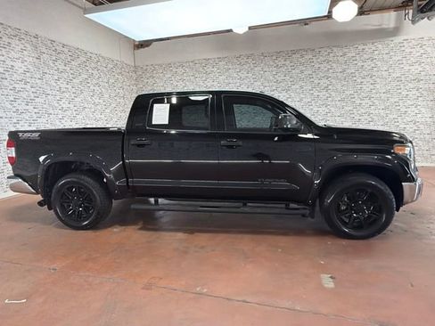 Used 2019 Toyota Tundra SR5 w/ SR5 Upgrade Package AWD/4WD image 8