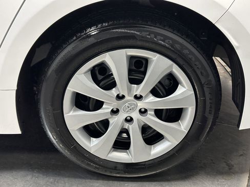Used 2023 Toyota Corolla LE image 19