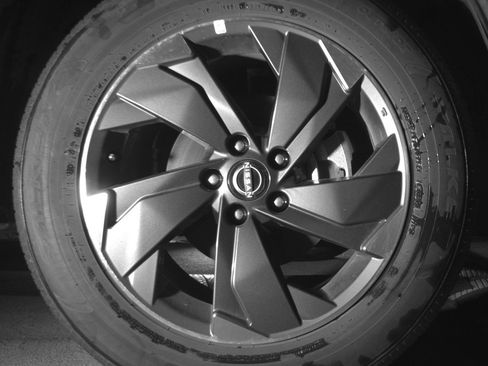 Used 2025 Nissan Rogue SV FWD image 13