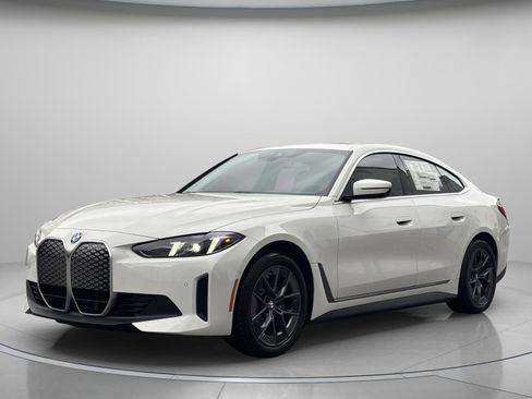 New 2026 BMW i4 eDrive40 w/ Parking Assistance Package image 2