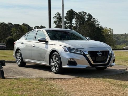 Used 2021 Nissan Altima 2.5 S image 1