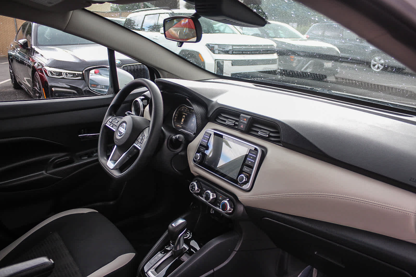 Used 2020 Nissan Versa SV FWD image 21