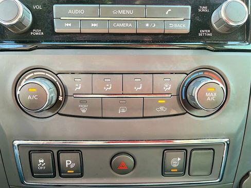 Used 2024 Nissan Titan SV w/ Accessory Utility Package RWD image 15