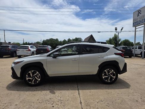 Used 2025 Subaru Crosstrek 2.0i Premium image 4
