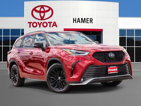 Used 2024 Toyota Highlander XSE FWD image 1