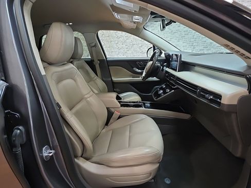 Used 2021 Lincoln Corsair Standard image 14