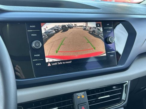 Used 2022 Volkswagen Taos SE FWD image 24