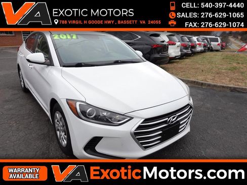 Used 2017 Hyundai Elantra SE image 1