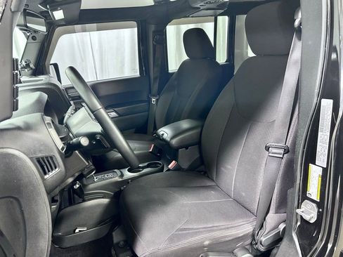 Used 2017 Jeep Wrangler Unlimited Sport image 6