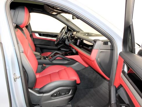 Certified 2026 Porsche Cayenne S AWD/4WD image 28