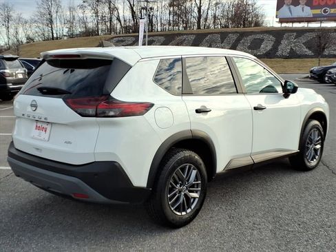 Used 2023 Nissan Rogue S image 4