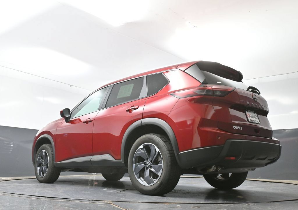 Used 2025 Nissan Rogue SV FWD image 45