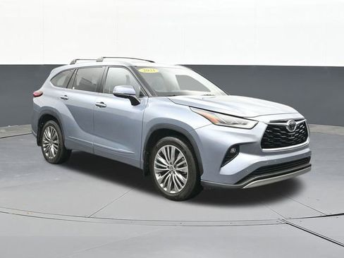 Used 2021 Toyota Highlander Platinum image 19
