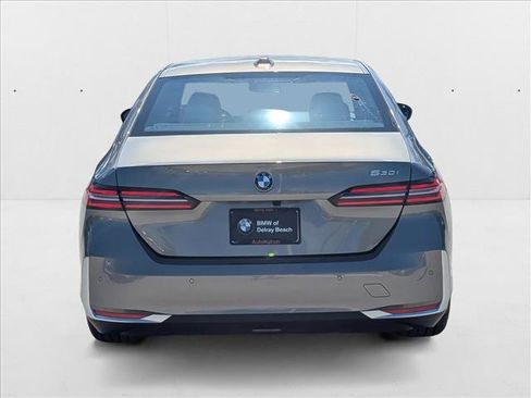 Used 2026 BMW 530i w/ Premium Package image 7