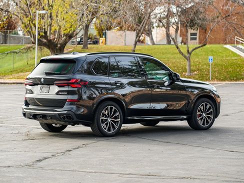 Used 2024 BMW X5 M60i image 5