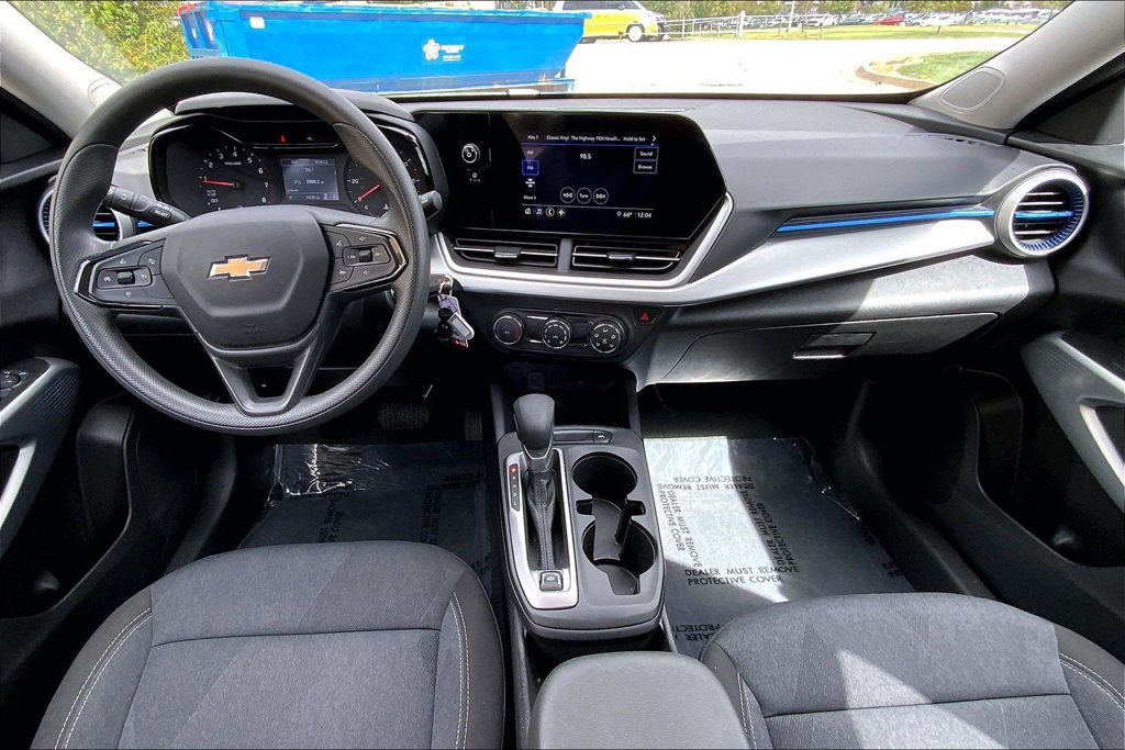 Used 2026 Chevrolet Trax LS FWD image 13