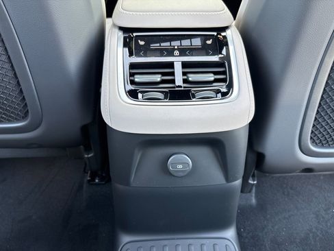 New 2026 Volvo XC90 T8 Plus w/ Protection Package Premier AWD/4WD image 15