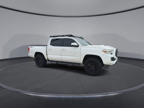 Used 2018 Toyota Tacoma SR w/ SR Convenience Package RWD image 2