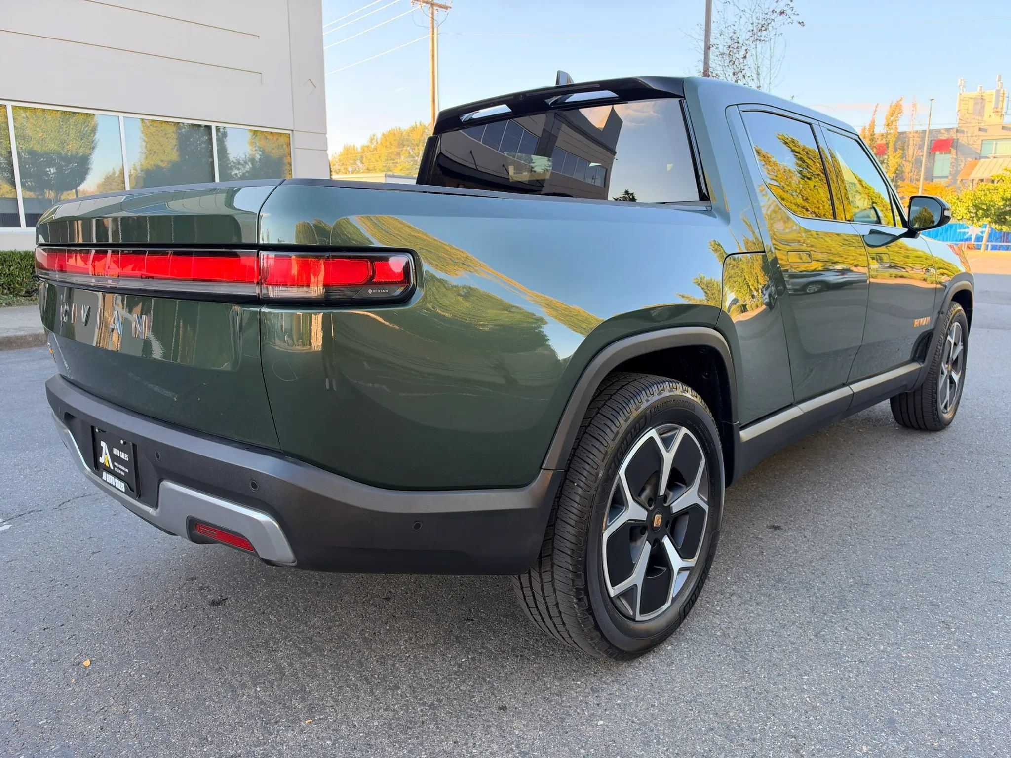 Used 2022 Rivian R1T Adventure AWD/4WD image 14