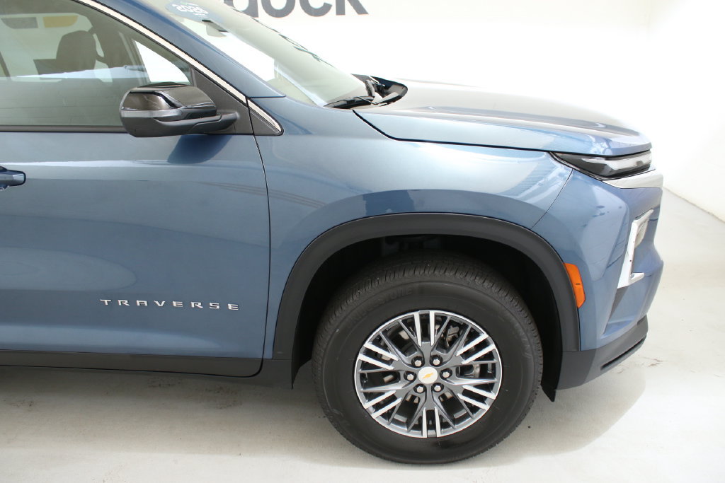Certified 2026 Chevrolet Traverse LT FWD image 13