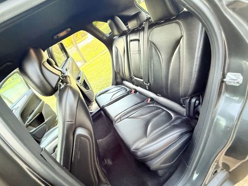 Used 2017 Lincoln MKC Premiere image 16