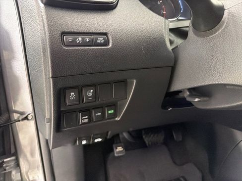 Used 2017 Nissan Rogue S image 13