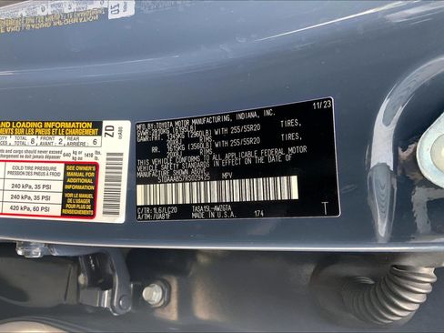 Used 2024 Toyota Grand Highlander AWD image 37