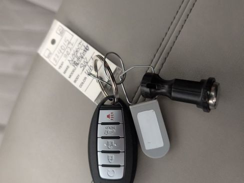 Used 2022 Nissan Pathfinder Platinum w/ Cargo Package image 49