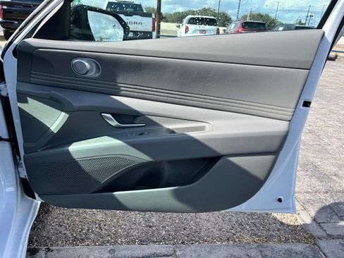 New 2026 Hyundai Elantra SEL Sport Premium FWD image 23