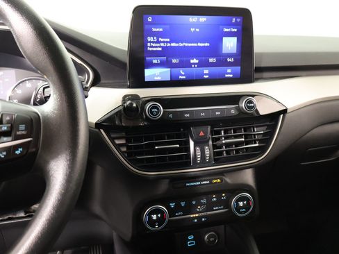 Used 2021 Ford Escape SE image 5