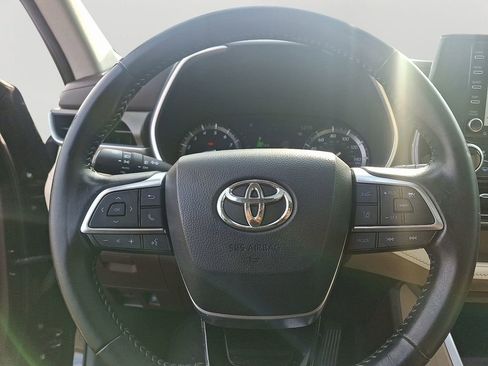 Used 2021 Toyota Highlander XLE image 21