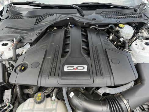 Used 2022 Ford Mustang GT Premium w/ Black Accent Package RWD image 14