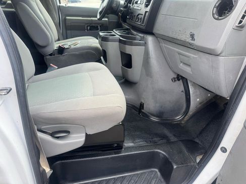 Used 2013 Ford E-350 and Econoline 350 XLT image 16