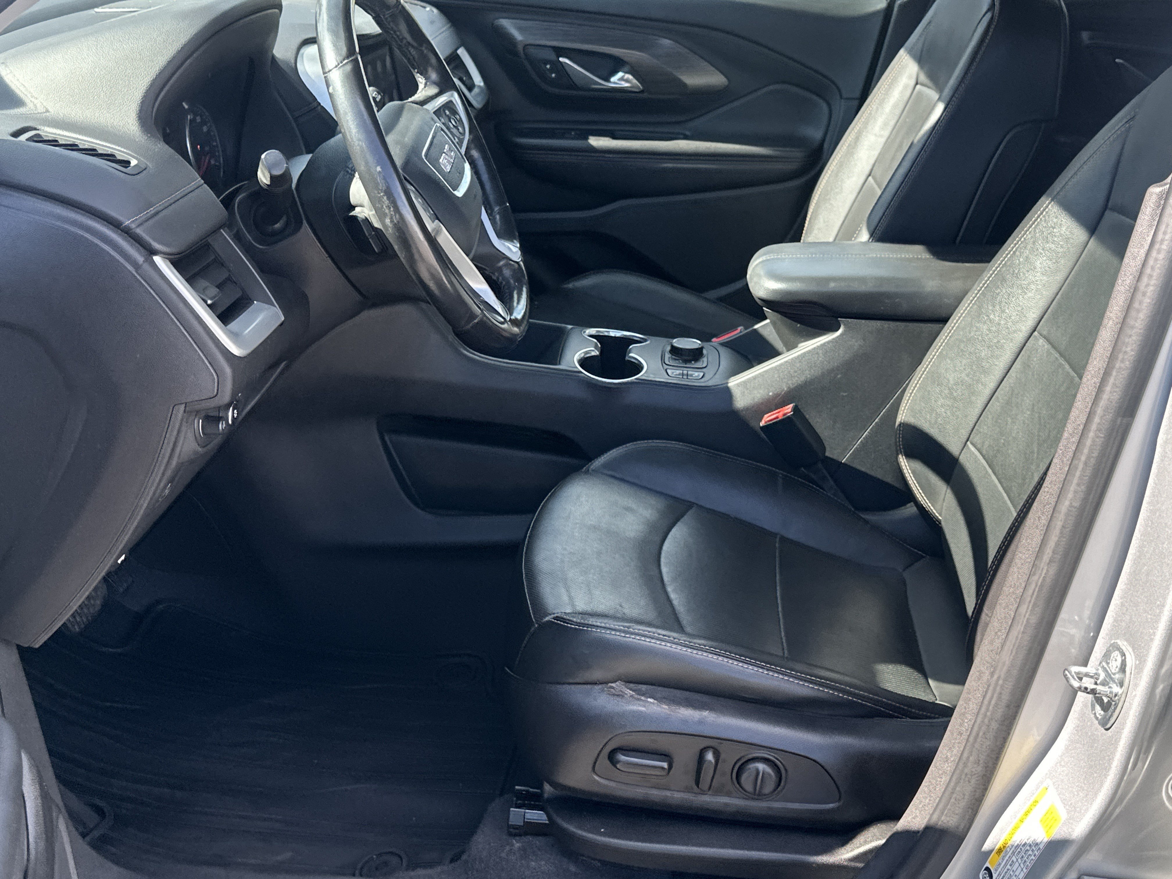 Used 2020 GMC Terrain SLT w/ Preferred Package FWD image 9