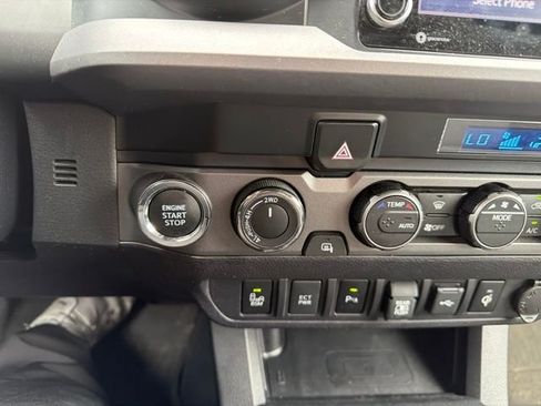 Used 2022 Toyota Tacoma TRD Sport w/ Technology Package AWD/4WD image 23