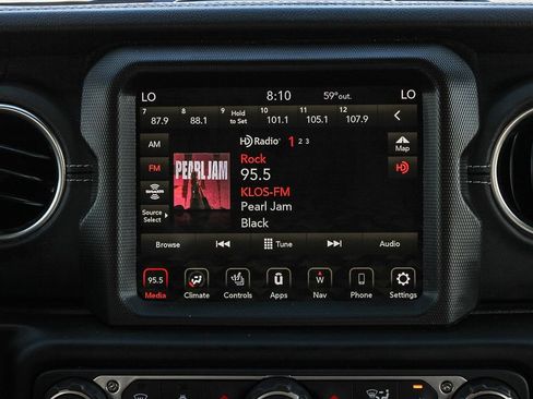 Used 2022 Jeep Wrangler Unlimited Sahara w/ Cold Weather Group AWD/4WD image 15