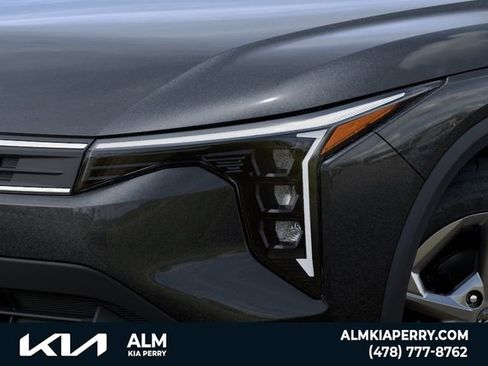 New 2026 Kia K4 LXS FWD image 10