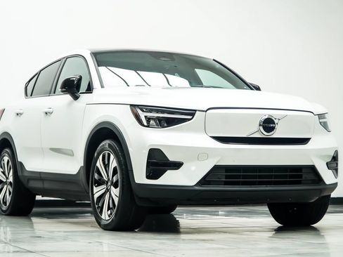 Used 2023 Volvo C40 Recharge Core AWD/4WD image 4