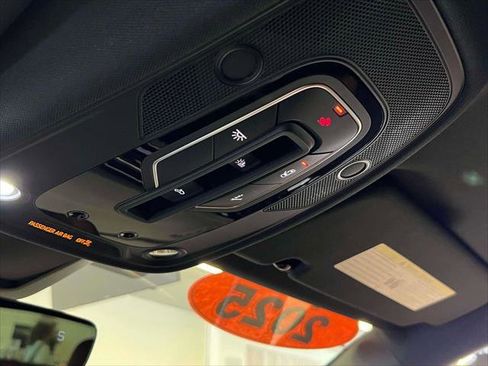 Used 2025 Audi Q8 Premium Plus image 31