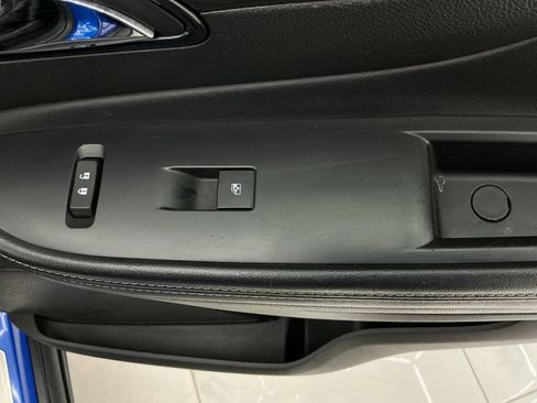 Used 2018 Buick Encore Essence FWD image 40