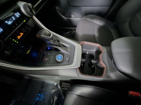 Used 2025 Toyota RAV4 Limited w/ Advanced Technology Package AWD/4WD image 25