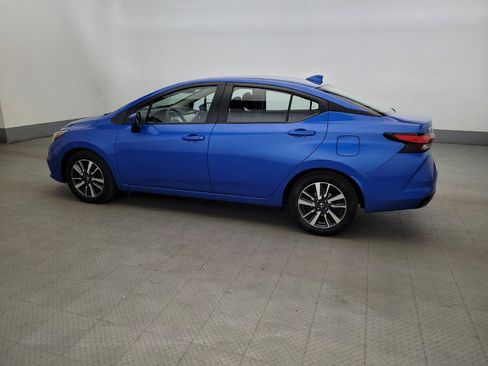 Used 2022 Nissan Versa SV FWD image 3