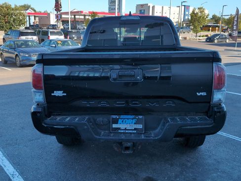 Used 2021 Toyota Tacoma TRD Off-Road image 6