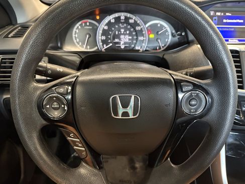 Used 2016 Honda Accord LX image 17