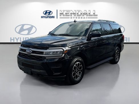 Used 2022 Ford Expedition XLT AWD/4WD image 3