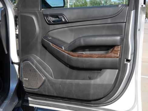 Used 2016 Chevrolet Suburban LT image 27