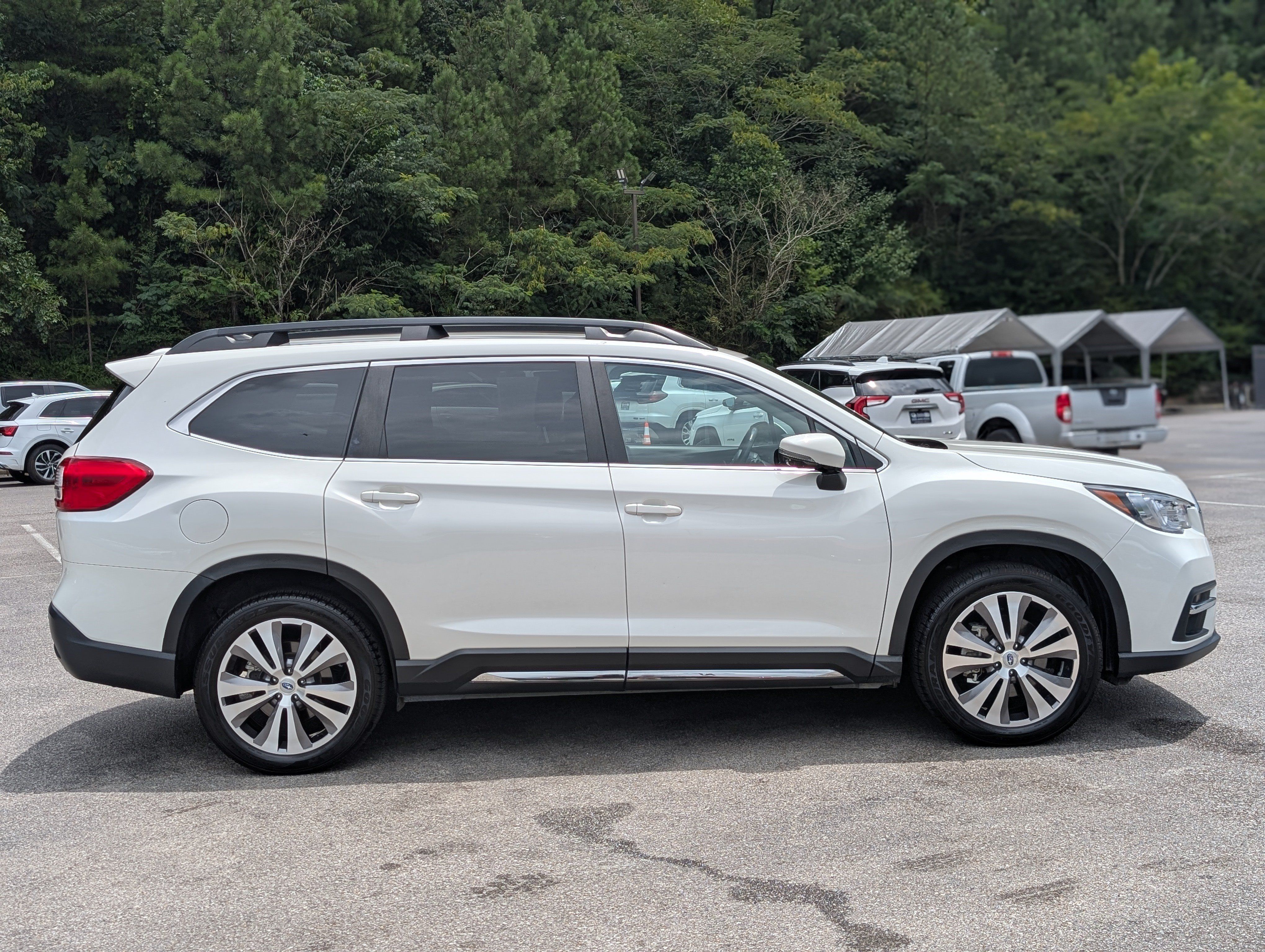 Used 2022 Subaru Ascent Limited AWD/4WD image 10