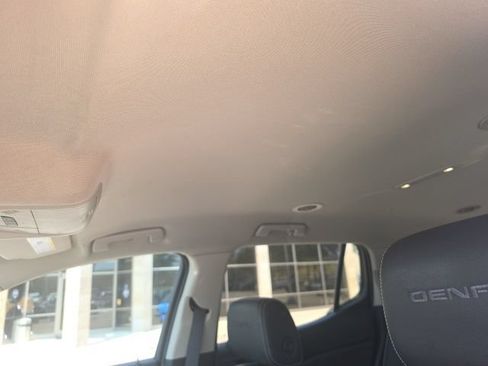 Used 2018 GMC Acadia Denali AWD/4WD image 10