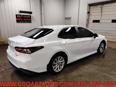 Used 2022 Toyota Camry LE FWD image 3